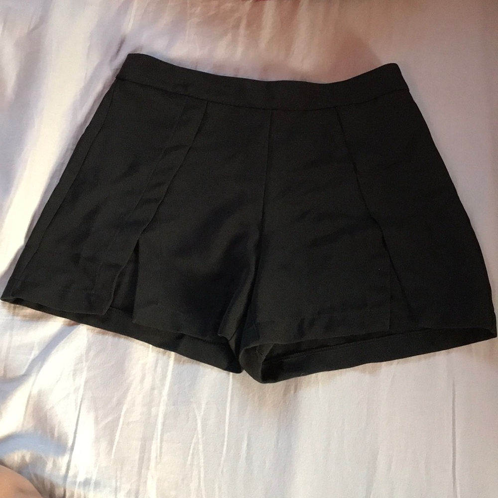 Francesca’s modern style black shorts